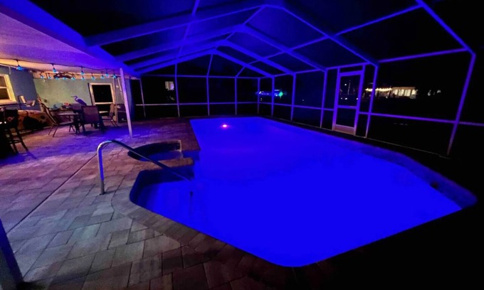 Tampa House | Pool~Waterfront~Tampa Bay Views~Tiki Bar~Renovated