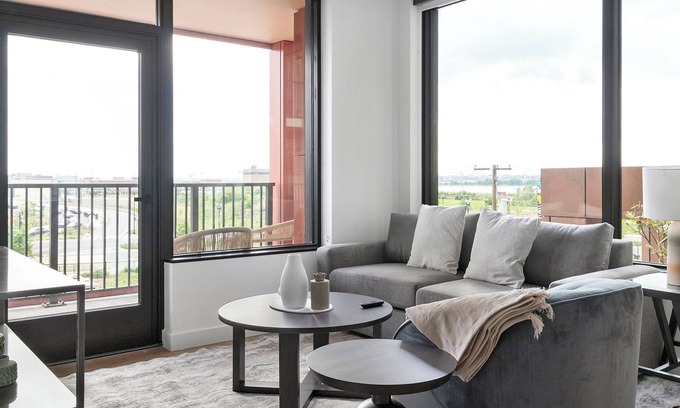 Southwest Apartment | PoplarHouse 2BD 4 - Two Bedroom Apartment, Sleeps 4
