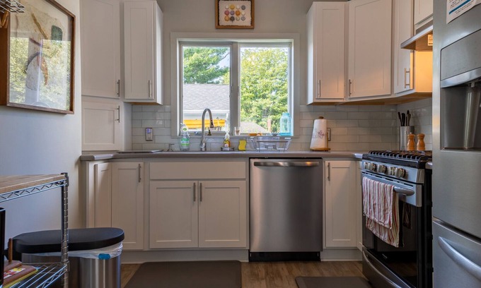 Pentwater House | Porchview historic downtown cottage
