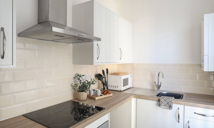 Holyhead Cottage | Port Apartment 2