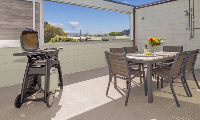 Whangamata Cottage | Port Break - Central Whangamata Apartment