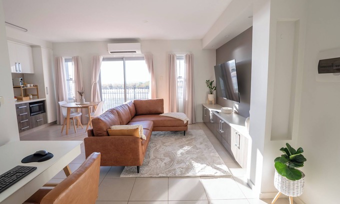 Port Hedland Apartment | Port Hedland Business Suite - Oceanfront with Fully Equipped Amenities & Wifi