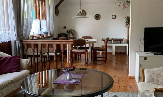 Szczytno Apartment | Posh Residence with the charm of an nice eco home and with the painting Gallery