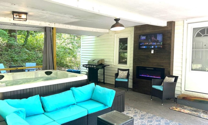 Candler Cottage | Power & No Water W/Wi-Fi