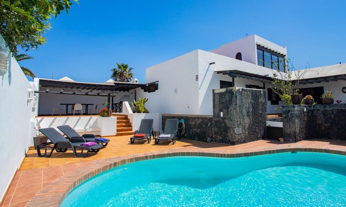 Playa del Cable Ski Chalet | Private pool, FREE WIFI and tranquility 150 m from the beach