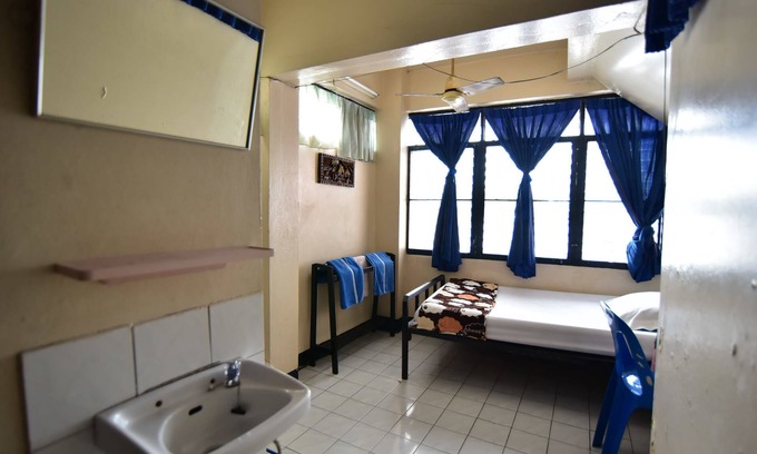 Wat Bowon Niwet House | Prasuri Guest House
