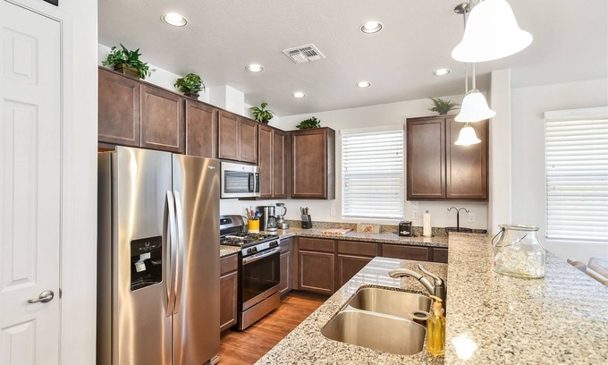 Flagstaff House | Precious Mountain Hideaway! Central to Key Attractions!