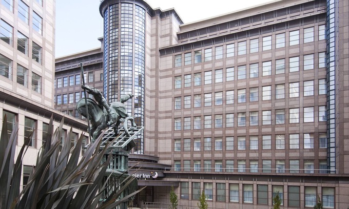 Castle Baynard Hotel | Premier Inn London Blackfriars