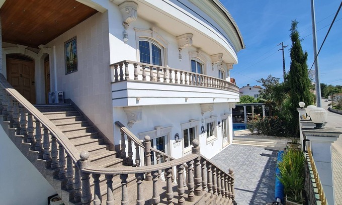 Arnal House | President Residence at Luxury Villa 5☆ (10-13 Guests)by Silver Village Residence