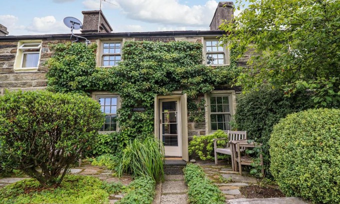 Ffestiniog House | Preswylfa