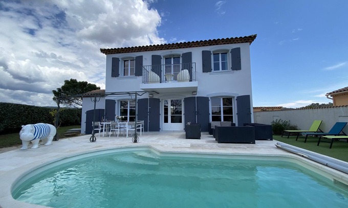 La Londe-les-Maures Villa | Pretty renovated country house for 8 people with swimming pool, air conditioning, near calm sea