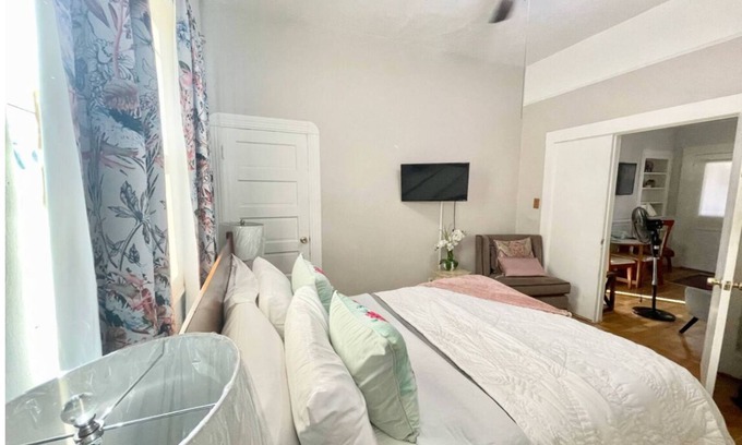 Pico-Union House | Private 1bedroom 1 bath bungalow close to most desirable location in LA