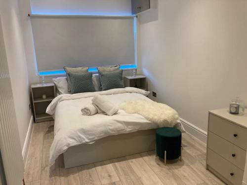 Lewisham House | Private Access Double Ensuite Room - Ground Floor