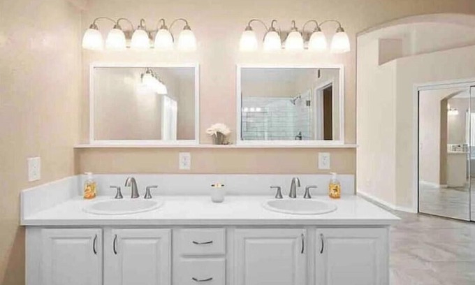 Lancaster Apartment | Private bedroom with en suite bathroom