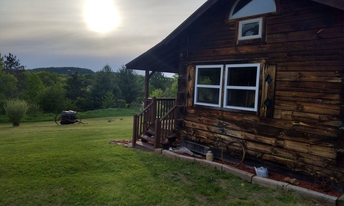 Ontario Cabin | Private cabin on the beautiful Kickapoo River Valley near Wildcat Mountain Park.