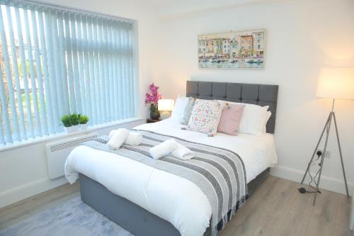 Luton House | Private Ensuite 4 min drive to Luton Airport