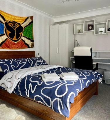 Portswood Apartment | Private Flat in City Centre with Parking
