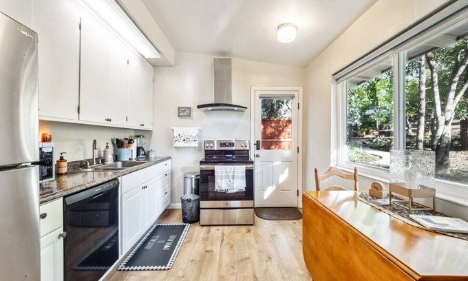 Placerville Cottage | Private Getaway Near Historic Downtown Placerville