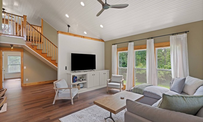 Waverly House | Private marsh home on 5 acres