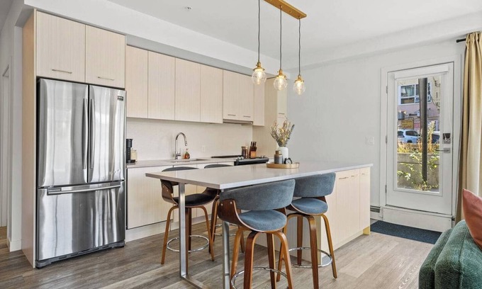 Whyte ave Condo | Private patio stay near Whyte Ave, UofA Hospital, and West Edmonton Mall