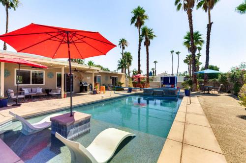 Vista Norte House | Private Pool and Putting Green Palm Springs Home!