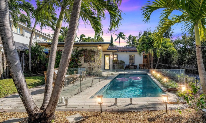 Victoria Park House | Private Pool Oasis Close to Beach w/New Interior!