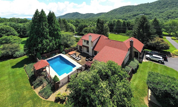 Fletcher House | Private Pool, Sleeps 14, Game Room, Hot Tub