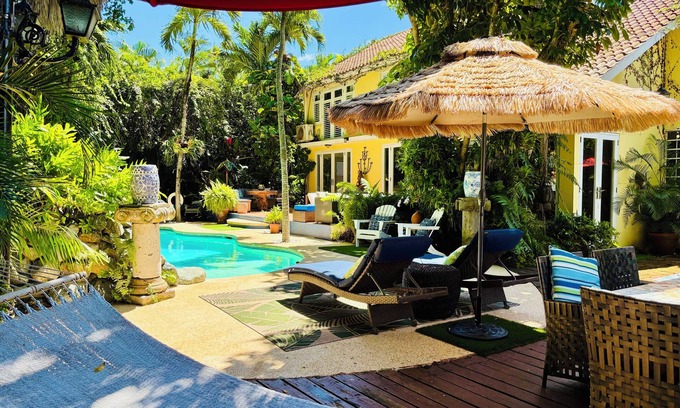 Navarro House | Private, relaxing, local charm.