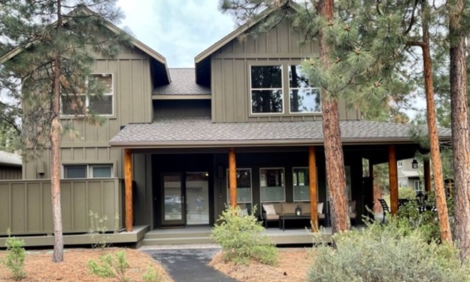 RiverWild House | Private Retreat at River Wild in Mt Bachelor Village, Private HotTub, A/C, WiFi