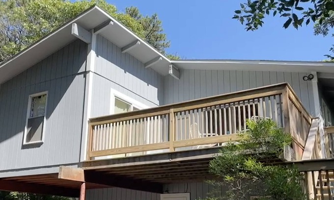 East Chop House | Private setting nestled in the heart of East Chop.