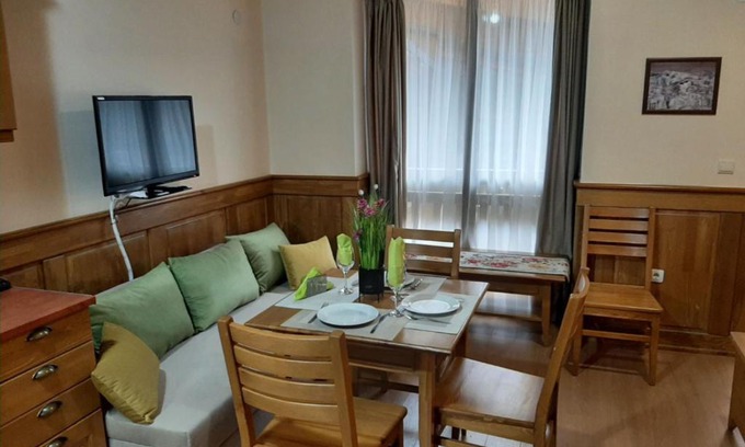 Razlog Apartment | Private Studio Pirin Golf Hotel Bansko