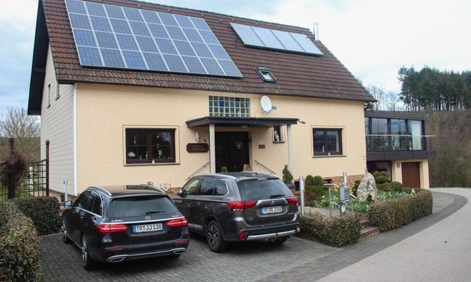 Schillingen Bed & Breakfast | Privatpension Haus Wildgarten - Double room, shower or bath, WC, 1 bedroom