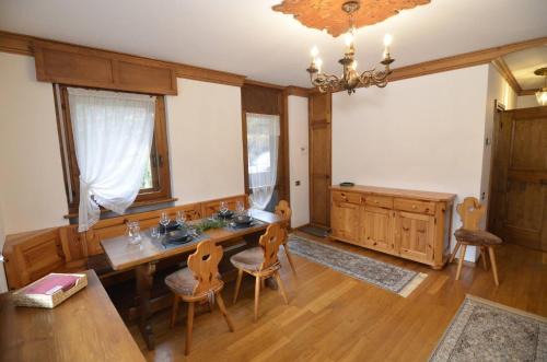 Cortina d'Ampezzo Apartment | Punta Nera: appartamento con giardino e WIFI