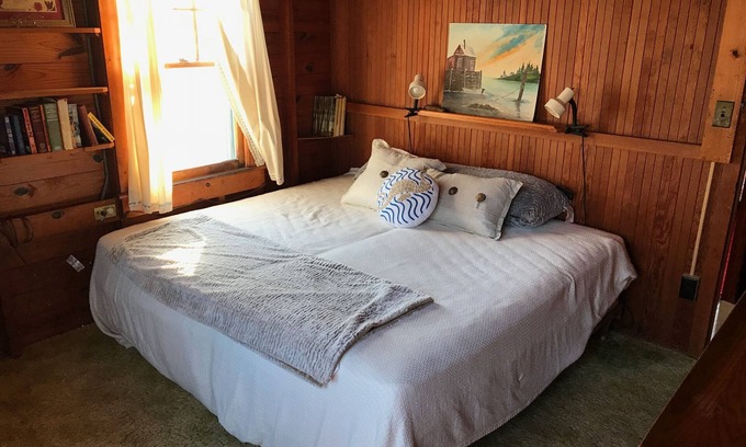 Old Lyme Cottage | Quaint Coastal Cottage in Beautiful White Sands Beach