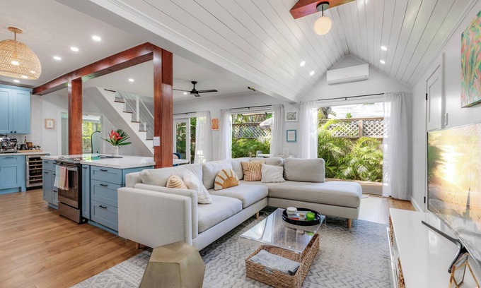 Key West Historic District Cottage | Quaint Key West Escape Old Town - Local Living