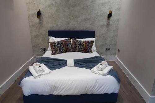 Sherborne Apartment | Quaint Retreat In The Historic District Local