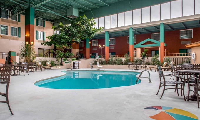 Blue Ash Hotel | Quality Hotel Conference Center Cincinnati Blue Ash
