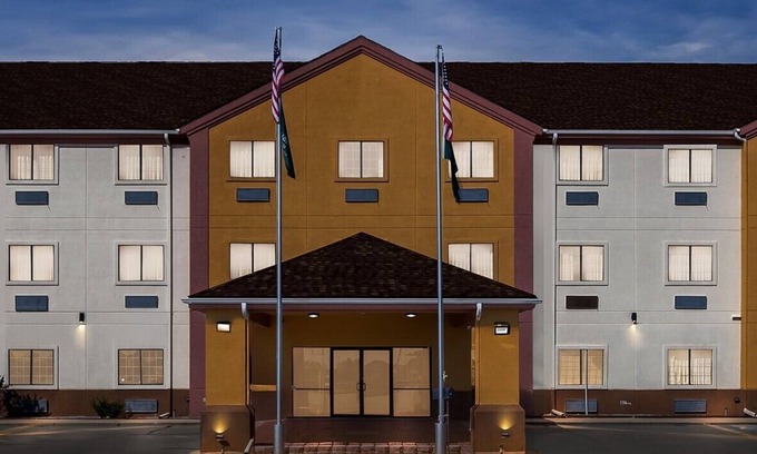 McAlester Hotel | Quality Inn & Suites McAlester on Hwy 69