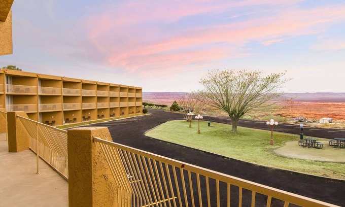 Page Hotel | Quality Inn View of Lake Powell - Page