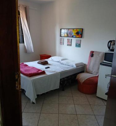 Maringa House | Quarto com banheiro casa da Mari