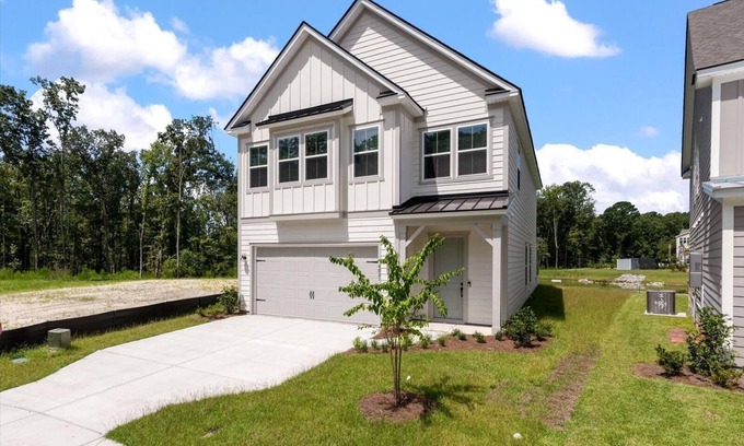 West Ashley House | Queen Bedroom with En Suite-Shared 4BR House