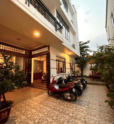 Ninh Kieu House | Queenie House