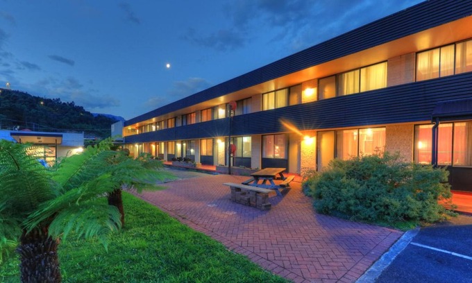 Queenstown Hotel | Queenstown Motor Lodge