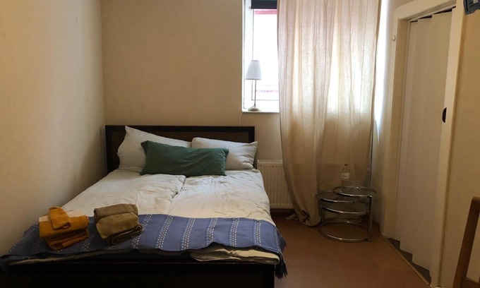 Krempe Apartment | Quiet accommodation with garden access, close to the train station and connection to Hamburg