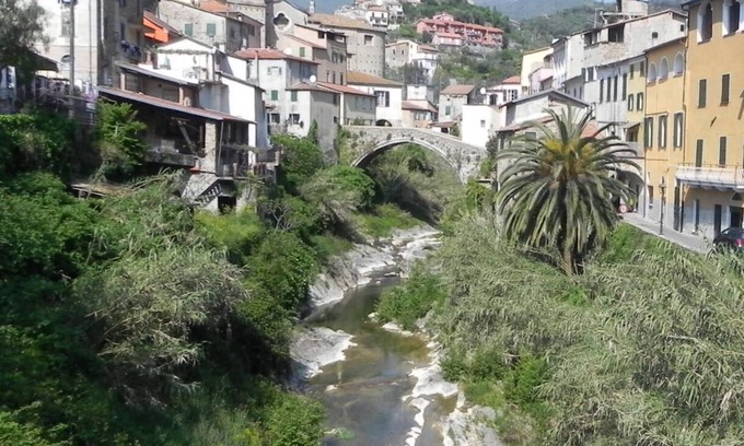 Isolalunga House | Quiet comfortable spacious in historical walls, view on the valley and the see