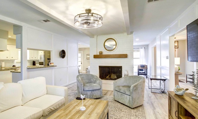 Panorama Village House | Quiet Conroe Getaway w/ Patio, Golf Views!