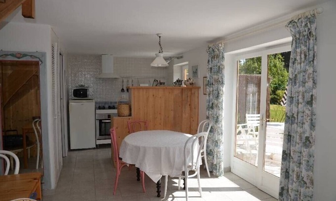 Tregastel House | Quiet house 50 m from the beach near shops