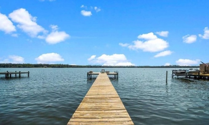 Snug Harbor House | Quiet waterfront retreat - 15 mins to historic Edenton.