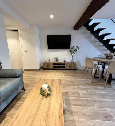 Pradena House | Raíces