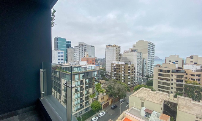 Reducto Apartment | Radiant 1BR in Miraflores Near Larcomar